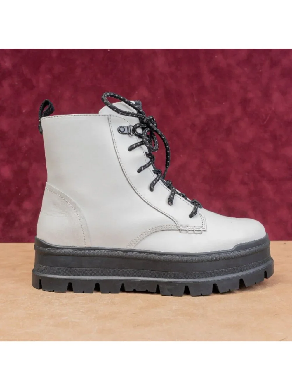 UGG Women Sidnee White Leather Platform Party Zip Lace-up Ankle Boots sz 9